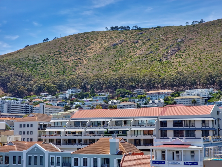 2 Bedroom Property for Sale in Sea Point Western Cape